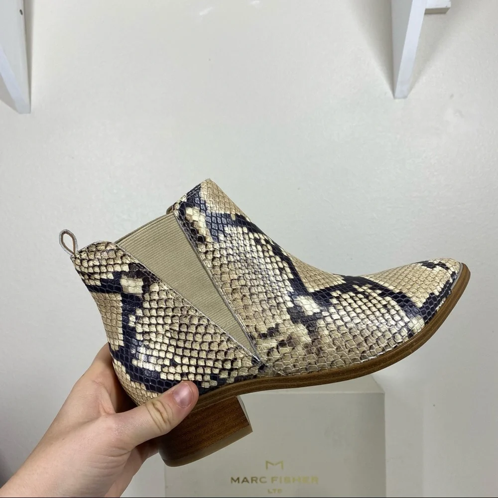 Marc Fisher Yale Chelsea Booties Boots Natural Snake Print Leather 6.5 - Picture 7 of 7